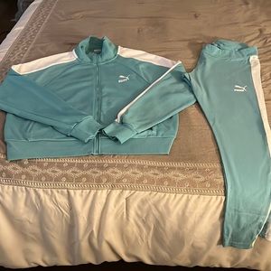 Zipped up sweat outfit from Puma
